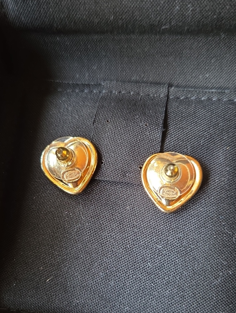 CHANEL Gold-tone Crystal Heart CC Logo Stud Earrings ( Pierced) - Picture 4 of 5